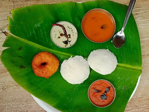 Idli [2 Pieces] With Vada [1 Vada]