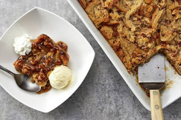 Copycat Famous Dave's™ Bread Pudding with Praline Sauce