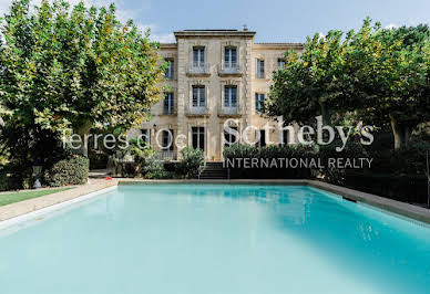 Maison avec piscine et jardin 8