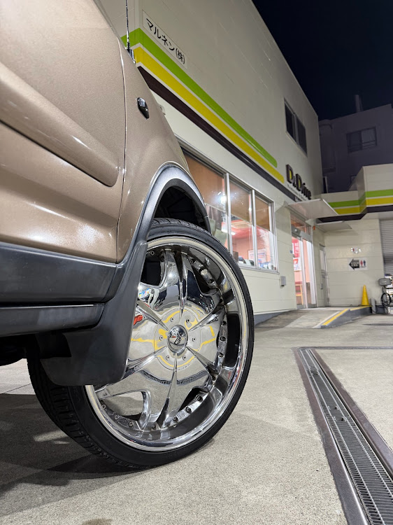 CR-VのGiovanna・22"・chromewheels・クローム無しでストリートは走れない・ON DUB'Zに関するカスタム事例の投稿画像1枚目