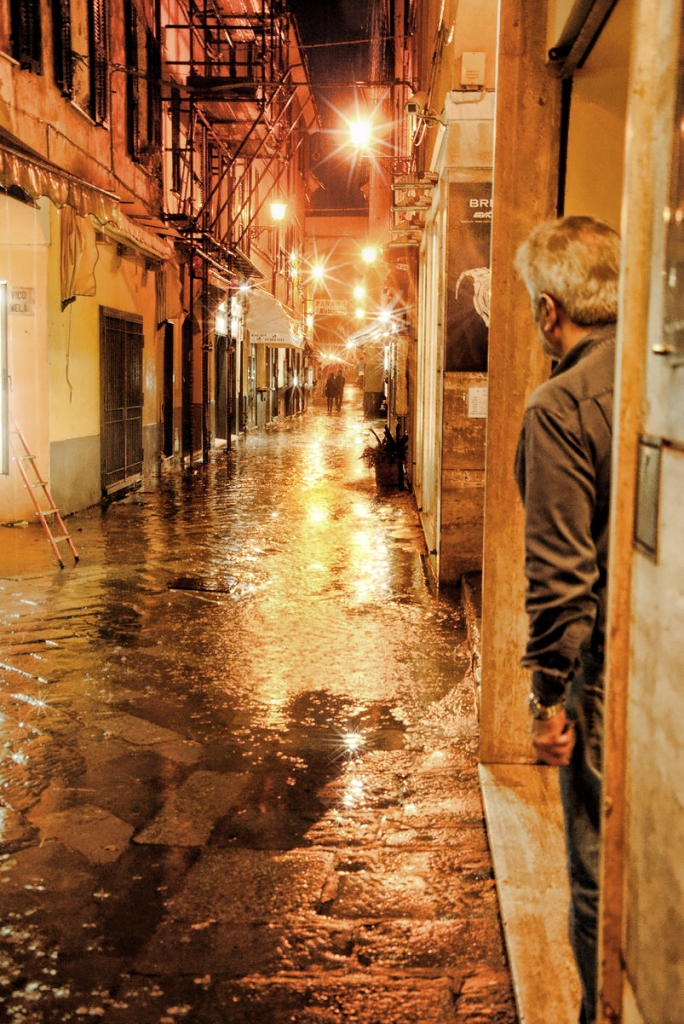 Nel budello....piove da ore.. di dady2