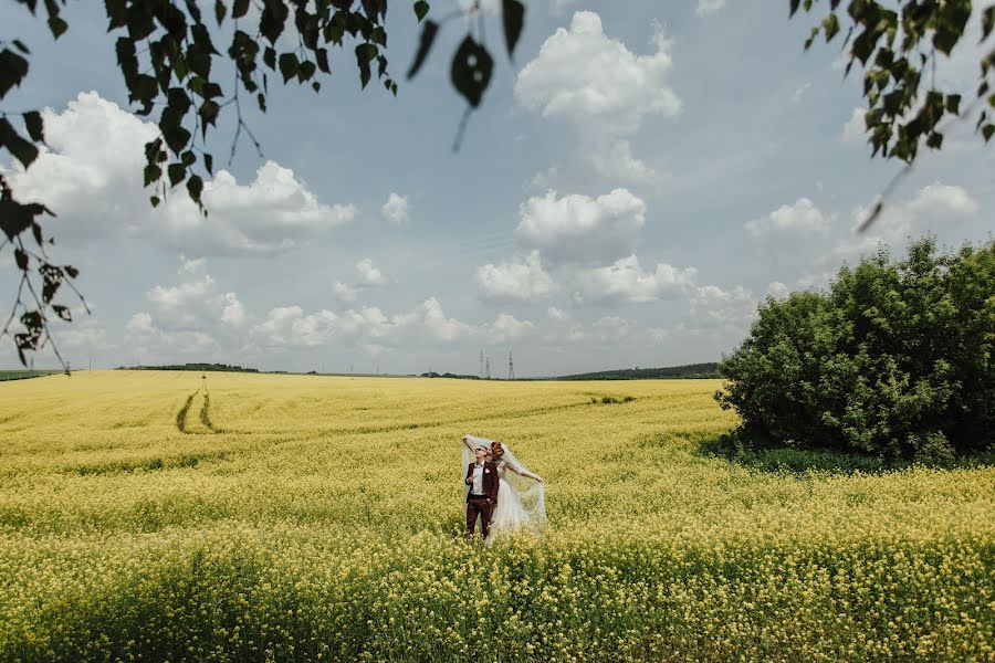 Wedding photographer Vladislav Kazmin (vladislavkazmin). Photo of 12 June 2019