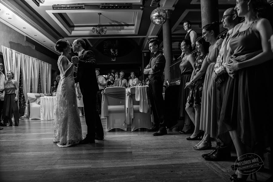 Fotógrafo de casamento Máté Mészáros (jazzedbymatt). Foto de 4 de janeiro 2019