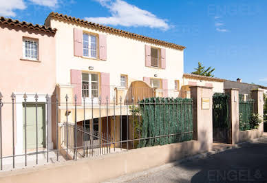 House with terrace 2