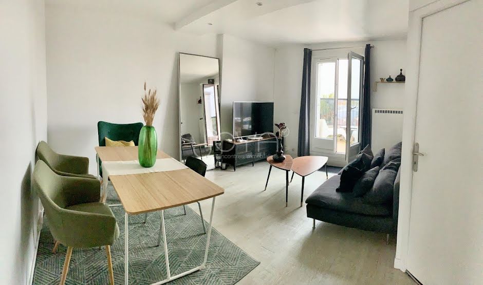 Location  appartement 3 pièces 52 m² à Le Bourget (93350), 950 €