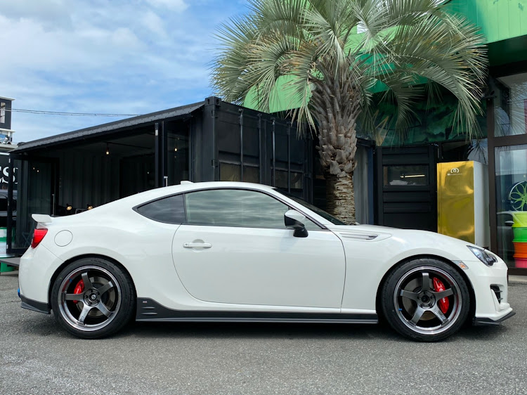 BRZの86/BRZ・BLITZ・ホイール交換・アドバンGTに関するカスタム事例の投稿画像2枚目