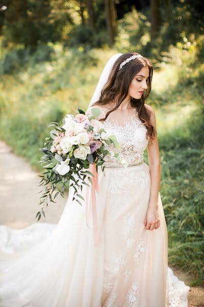 Fotógrafo de casamento Anastasiya Ostapenko (ianastasiia). Foto de 9 de março 2020