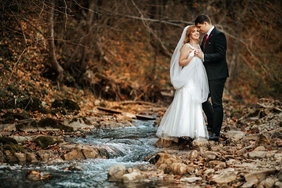 Wedding photographer Breniuc Radu (raduu). Photo of 23 October 2021