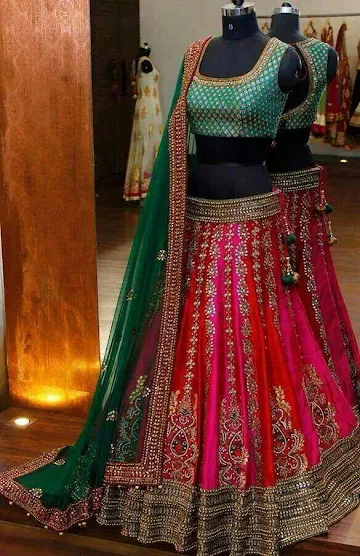 pakeeza-plaza-bridal-lehengas-in-chandni-chowk_image