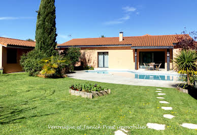 House with pool and terrace 15