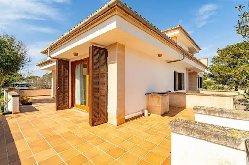 Chalet with terrace 1