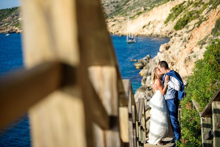 Wedding photographer David Gonzálvez (davidgonzalvez). Photo of 18 January 2019