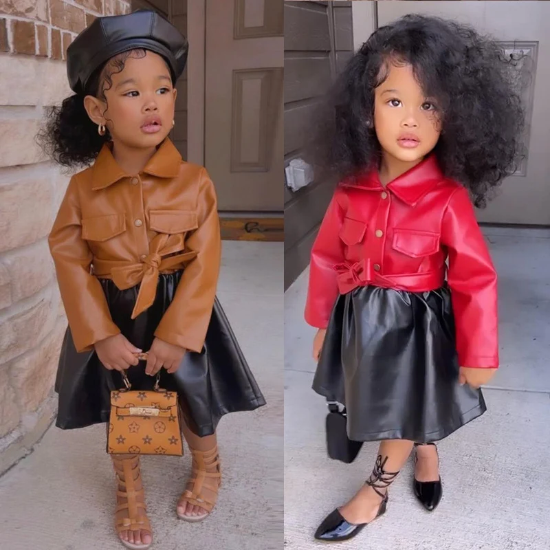 Title 2, Kinder Spitzenkleid mit Schnürung und langen Är...