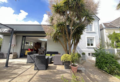 Maison avec jardin et terrasse 1