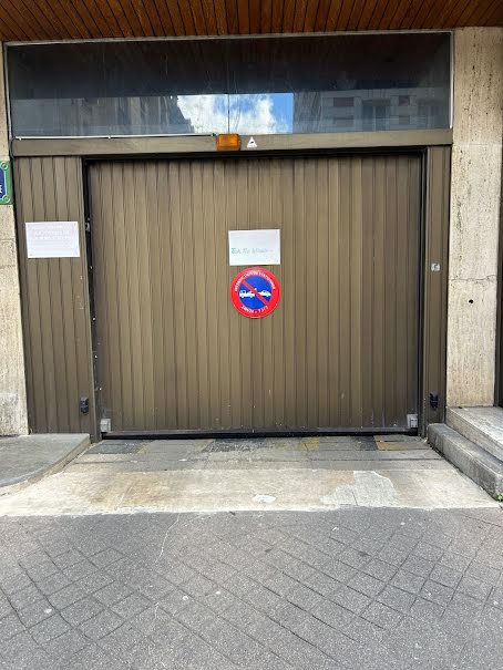 Location  parking   à Paris 16ème (75016), 160 €