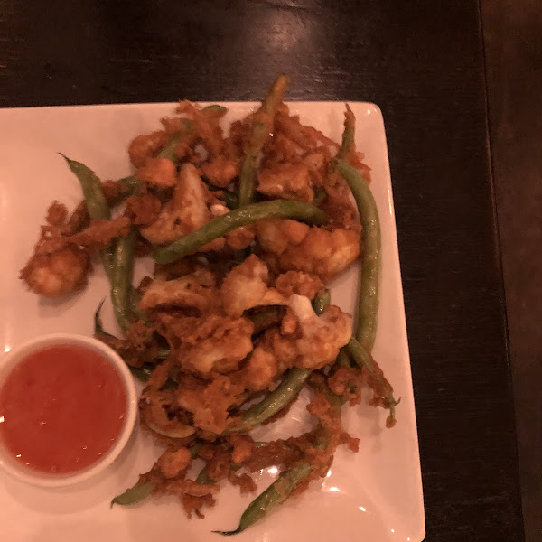 gluten free (without modification) tempura vegetables (cauliflower and green beans)