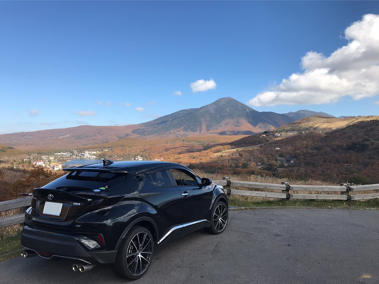 C-HRのビーナスライン・白樺湖畔・紅葉🍁に関するカスタム事例の投稿画像1枚目