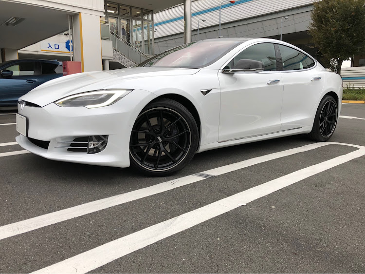 モデルSの958さんが投稿したカスタム事例の投稿画像1枚目