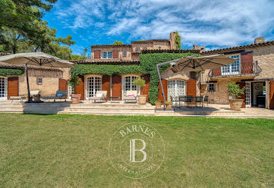 House with garden and terrace 13