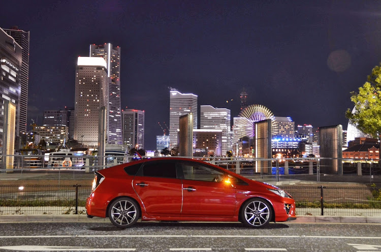 プリウス G'sの洗車・オフ会・みなとみらい・夜間撮影・ナイトミーティングに関するカスタム事例の投稿画像5枚目