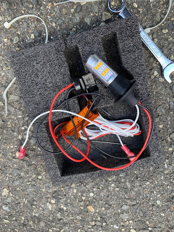 エスティマのデイライト取付・ウインカーポジション取付・LEDテープ・LEDデイライト・DIYに関するカスタム事例の投稿画像4枚目