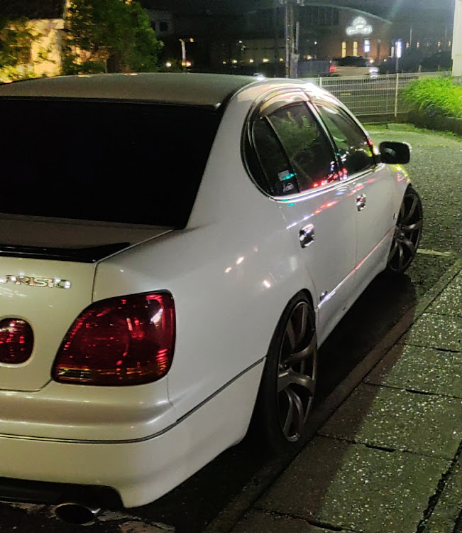 アリストの今年もあとわずか・愛車のお尻はこんな感じに関するカスタム事例の投稿画像1枚目