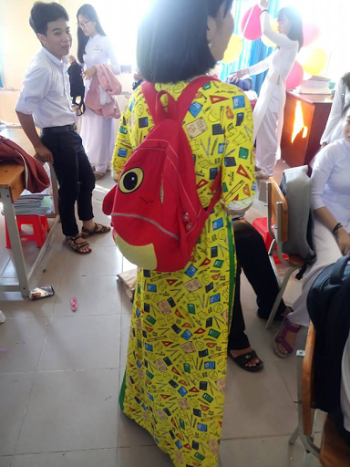 Áo dài in họa tiết hình học vừa độc đáo lại vừa dễ thương đúng không nào