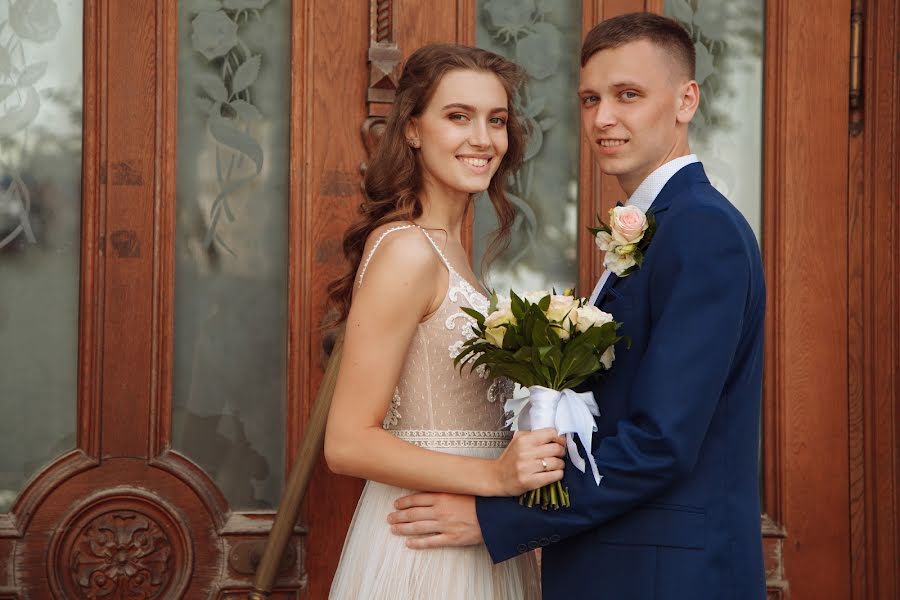 Fotógrafo de casamento Kseniya Razina (razinaksenya). Foto de 20 de abril 2021