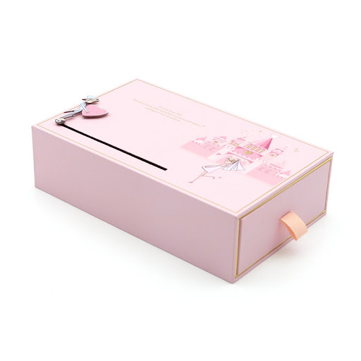 Title 3, Love Castle jewelry box for rings and necklaces...