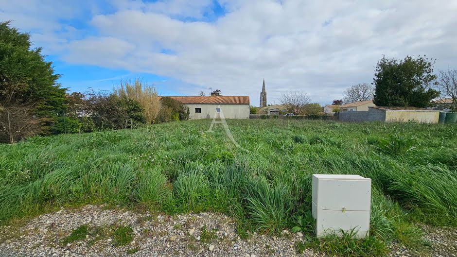 Vente terrain  698 m² à Moëze (17780), 79 300 €