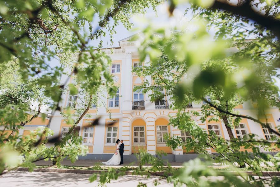 Fotógrafo de casamento Oksana Kuchmenko (milooka). Foto de 16 de maio 2018