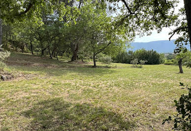 Propriété avec piscine et jardin 4