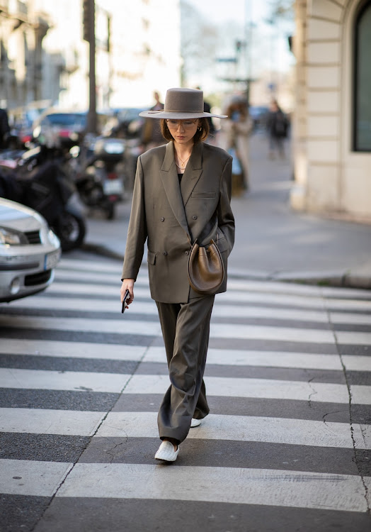 An oversized suit looks effortlessly cool.