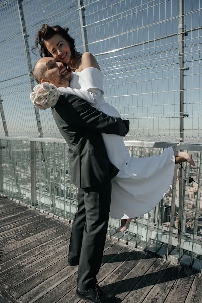 Fotógrafo de bodas Elina Larchenkova (okeyelina). Foto del 11 de abril 2022