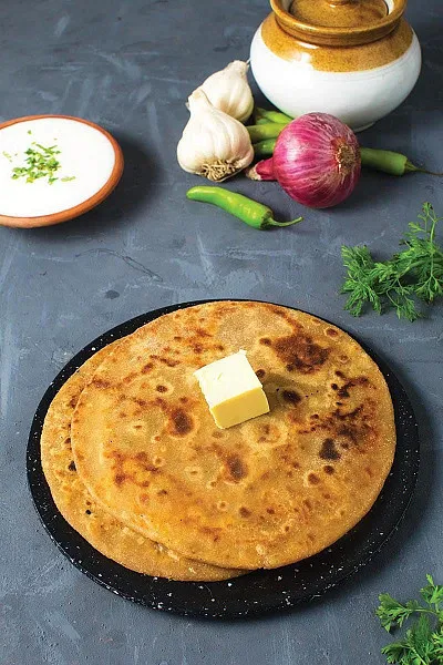 Paneer Pyaz Paratha