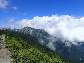 常念岳のガスが晴れ