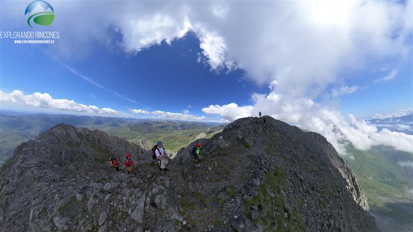 Peña Ubiña con NIÑOS subir a sus 2.417 mts. en el Macizo de Peña Ubiña.