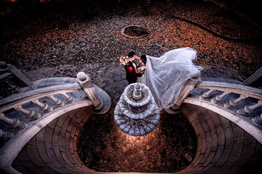 Wedding photographer Cosmin Calispera (cosmincalispera). Photo of 25 February 2021