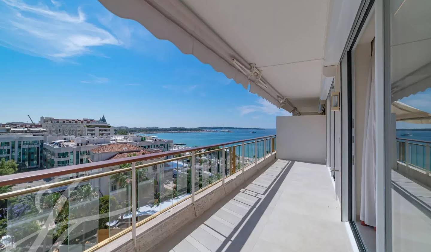 Apartment with terrace Cannes