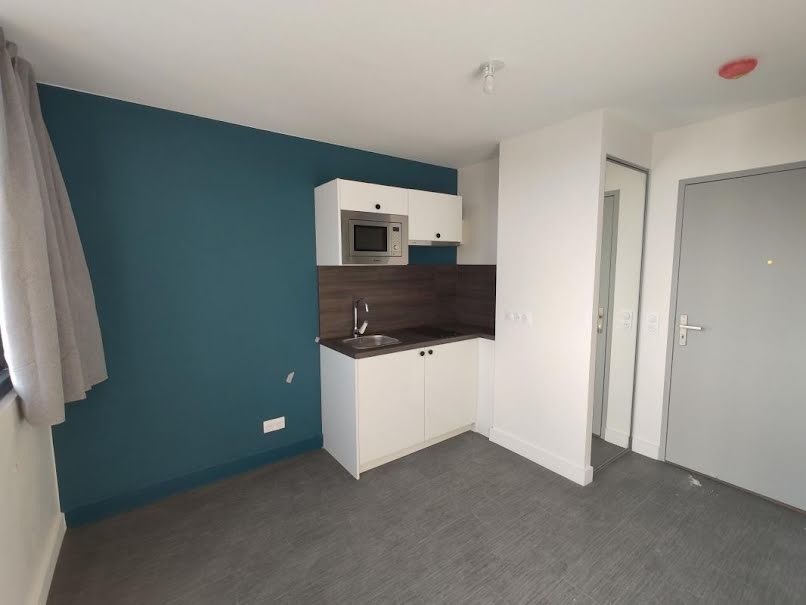 Location  appartement 1 pièce 14 m² à Reims (51100), 240 €