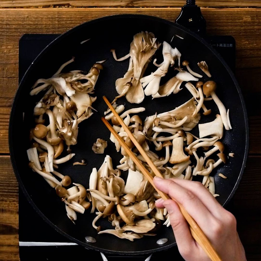 すぐ麺 旨味たっぷり きのこと塩昆布の和風パスタ Trill トリル