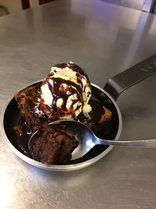Brownie With Ice Cream & Chocolate Sauce
