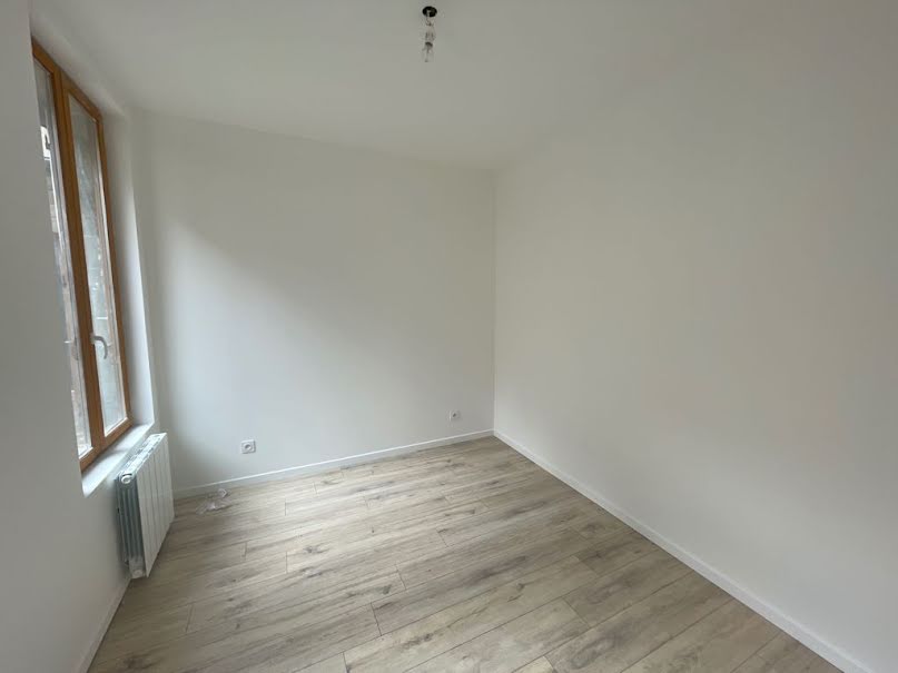 Location  appartement 1 pièce 27 m² à Bar-le-Duc (55000), 345 €