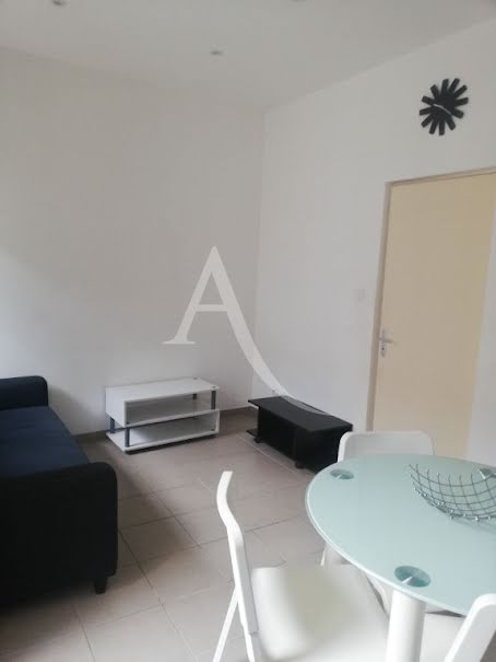 Location meublée appartement 3 pièces 41.83 m² à Nimes (30000), 547 €