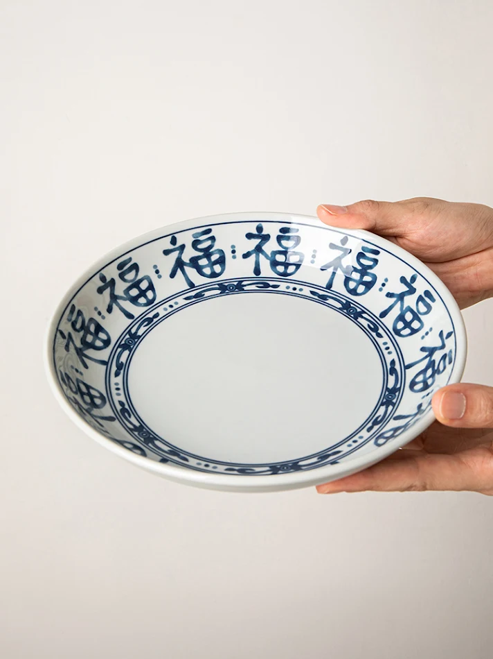 Ręcznie malowane ceramiczne talerze do sałatek 8 cali z chińskim znakiem Fu – dodaj szczęścia i stylu do posiłków.