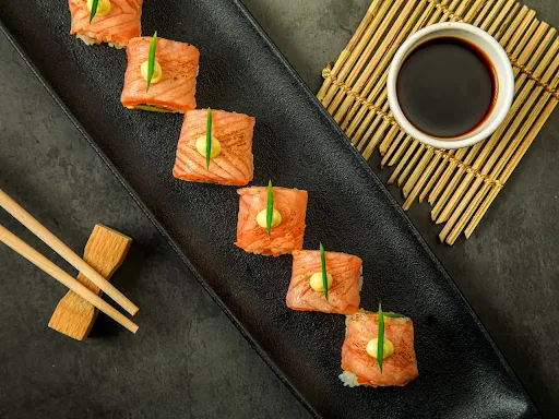 Salmon Truffle Aburi Maki [Nori Less] Sushi Roll [6 Pieces]