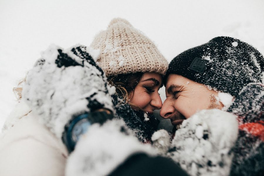 Fotógrafo de casamento Vіtalіy Mironyuk (myroniuk). Foto de 25 de dezembro 2017