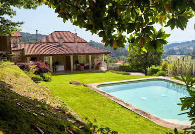 Maison avec jardin et terrasse 10