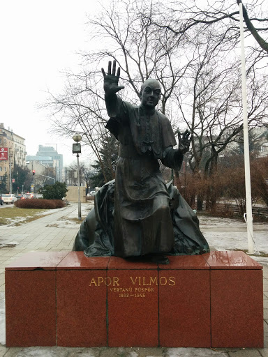 Apor Vilmos szobra