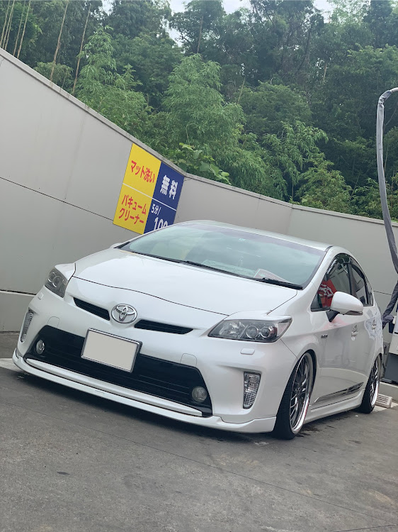 プリウスの繋がれキーホルダーどんっ！・繋がれキーケースどんっ！・洗車・夏至に関するカスタム事例の投稿画像2枚目